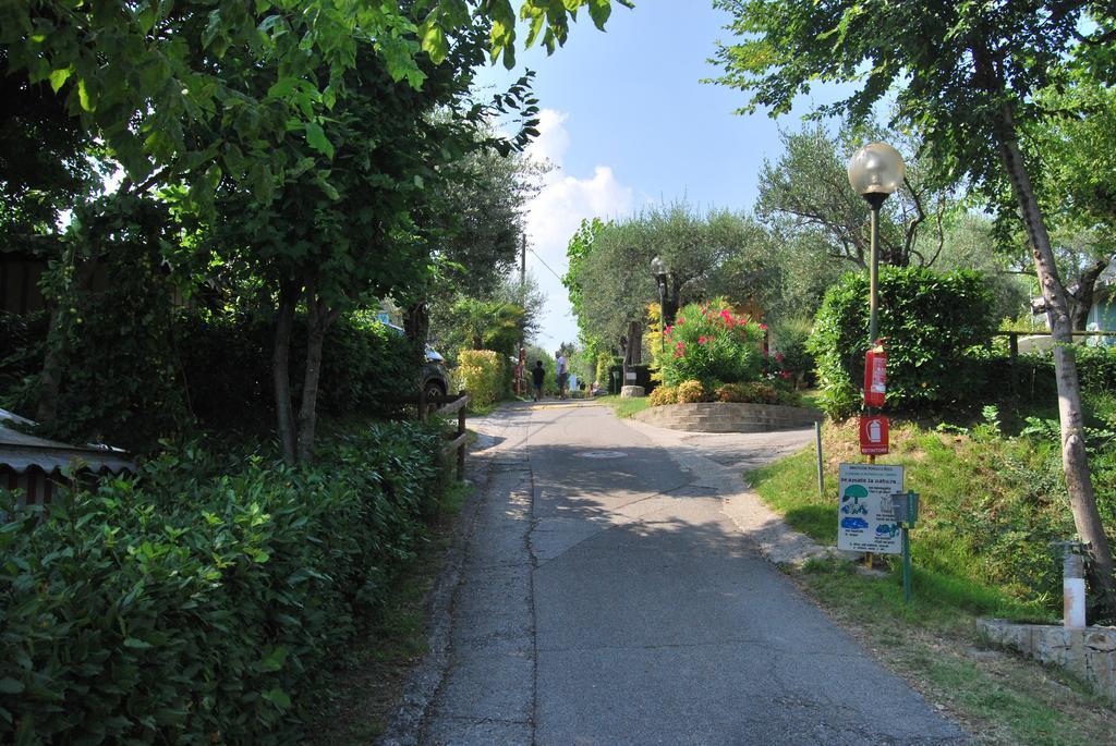 Camping Porto Srl Hotel Moniga del Garda Exterior foto