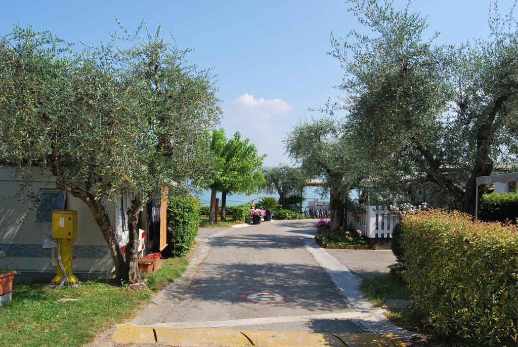 Camping Porto Srl Hotel Moniga del Garda Exterior foto